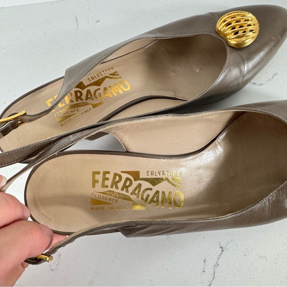 Salvatore Ferragamo VINTAGE Slingback Pumps, Taupe, Size 5.5B - Picture 5 of 13